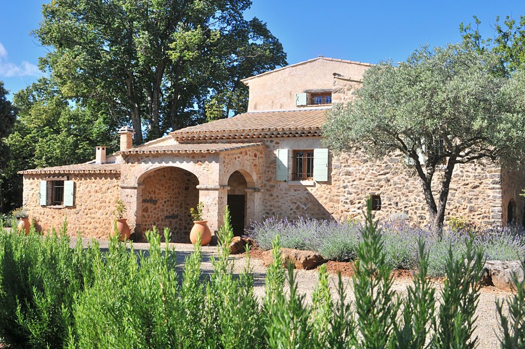 villa avec piscine à louer